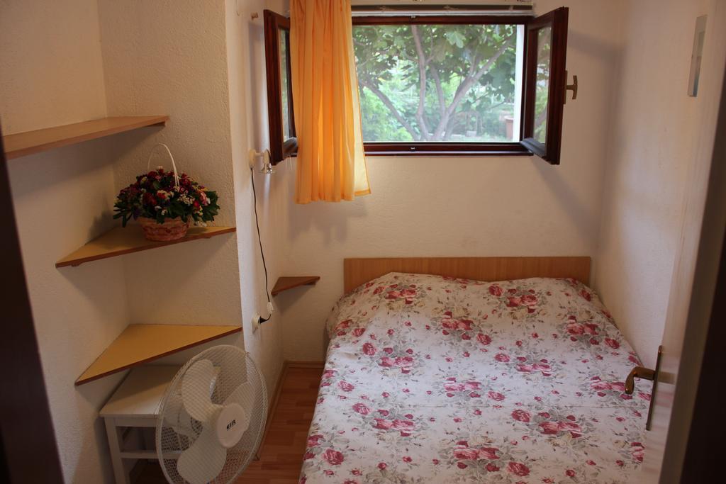 Apartments Toni Trogir Ruang foto
