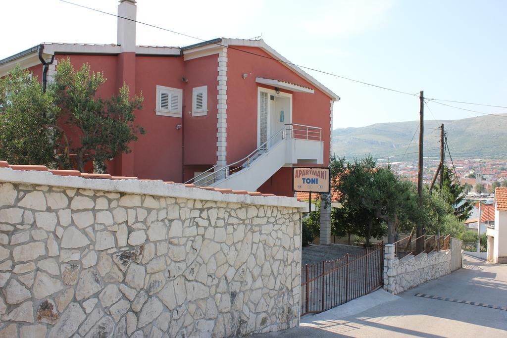 Apartments Toni Trogir Ruang foto