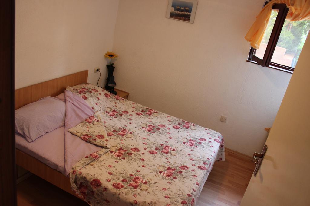 Apartments Toni Trogir Ruang foto