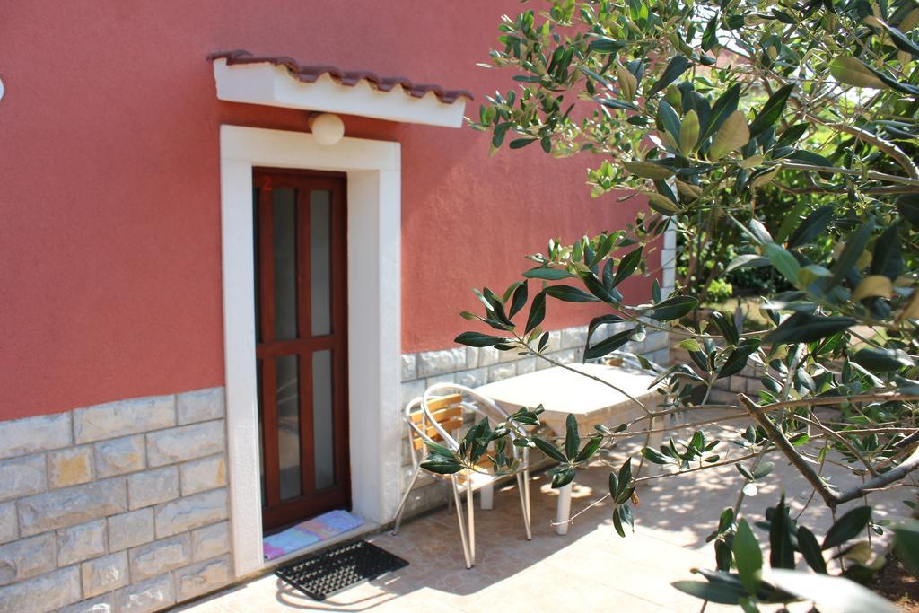 Apartments Toni Trogir Ruang foto